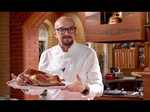 Видео: Новогодний гусь в гусятнице! Маринад и плов с айвой! Супер результат!