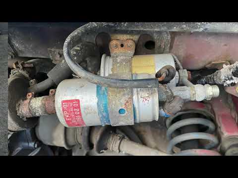 Видео: Капитальный ремонт системы впрыска топлива Mercedes 1977–1980 годов на стенде: до и после