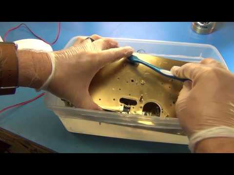 Видео: Как почистить напольные часы, часть 2б из 4