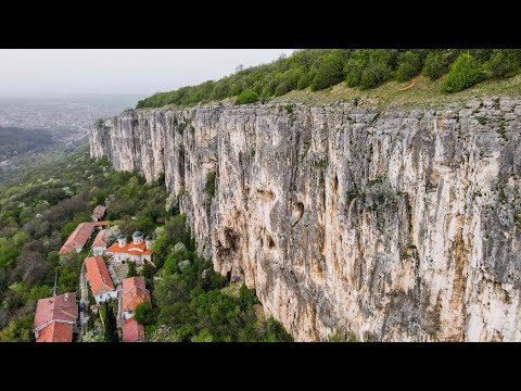 Видео: Над манастира "Света Троица" - между Велико Търново и Самоводене, Holy Trinity Monastery - Bulgaria