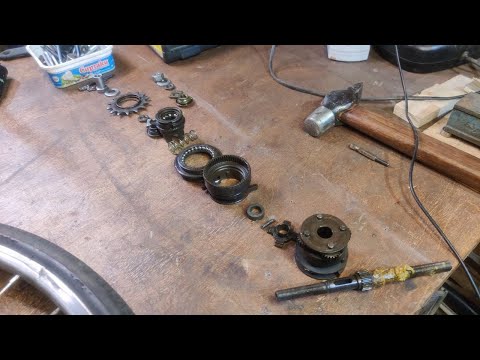 Видео: Удивительный ХВЗ Рекорд #4. Лезем внутрь