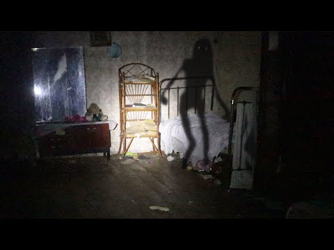 Видео: ПАРАНОРМАЛЬНАЯ АКТИВНОСТЬ ПРИЗРАК ЗАСНЯТЫЙ НА КАМЕРУ PARANORMAL ACTIVITY SHOCKING VIDEO GHOST CAMERA