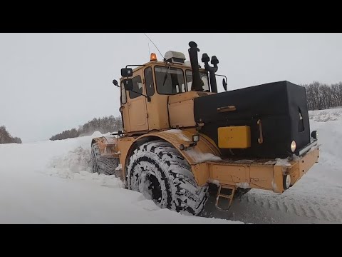 Видео: Трактор Кировец. То метель, то лёд. Не вылезаю из трактора.