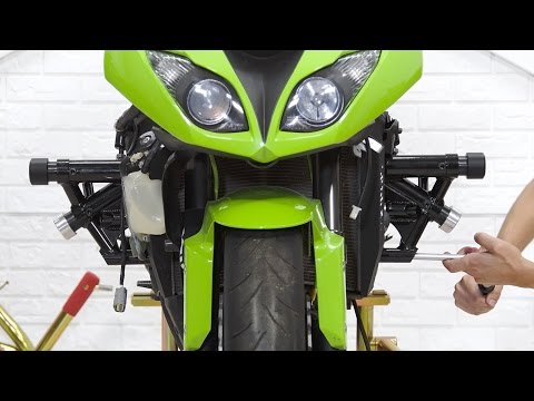Видео: Установка Клетки с Пластиком на ZX6R Стантбайк