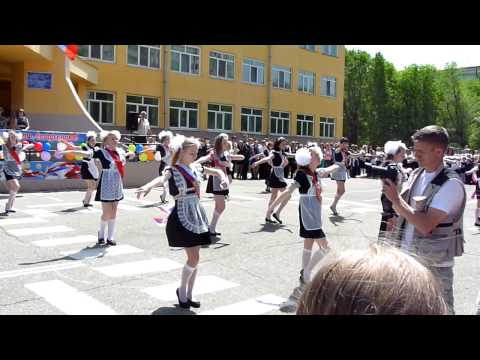 Видео: Выступление Выпускниц.. 26 школа. Город Благовещенск.