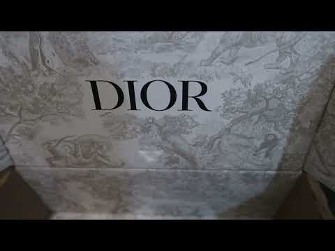Видео: РЕЛАКС-КАЙФУШКА 💜 КОСМЕТИЧЕСКАЯ РАСПАКОВКА DIOR 💃 НОВЫЙ КУШОН ДЛЯ ДУШИ ❤ THEJULIASWORLD #dior #vlog