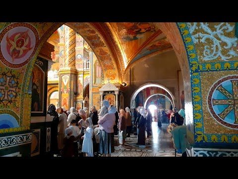 Видео: Почаевская лавра. Мозаичный храм. Облака опустились на купола. 22.05.2024.