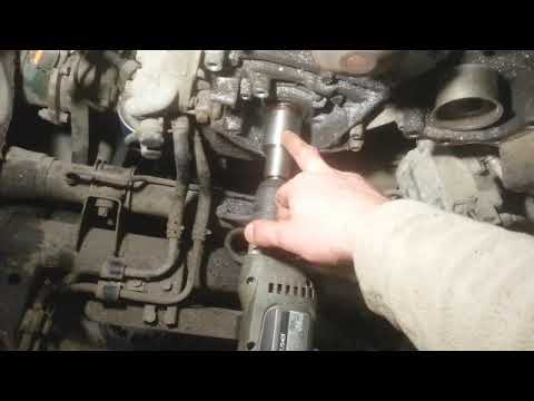 Видео: Сорвало резьбу в коленвале. Что делать?