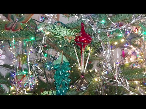 Видео: Роскошная, зовущая в детство Новогодняя елка! 2024 - 2025. Елочные игрушки СССР.