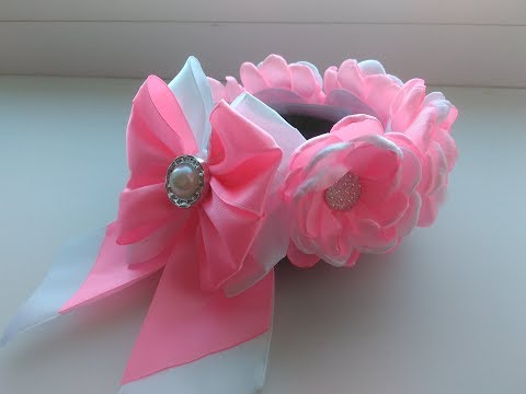 Видео: Резинка на гульку из нежных цветков Канзаши МК / The elastic on the bun of the flowers Kanzashi MK