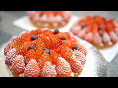 Видео: Корейское десертное кафе vlog :: день, чтобы приготовить вкусный клубничный пирог