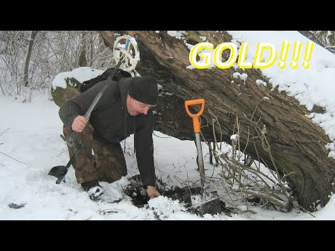 Видео: Это ЗОЛОТО под снегом! Настоящий зимний коп! Вот это НАХОДКИ!
