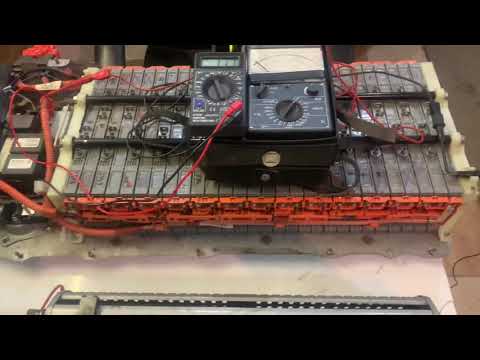 Видео: Зарядка ВВБ Тойота Приус 30 из розетки!