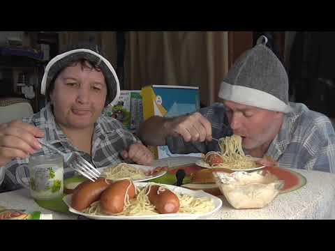 Видео: MUKBANG RUSSIA|SAUSAGES WITH SPAGHETTI|БУЛЬОН|СПАГЕТТИ С САРДЕЛЬКАМИ|СОУС ЧЕСНОЧНЫЙ|МОЛОКО