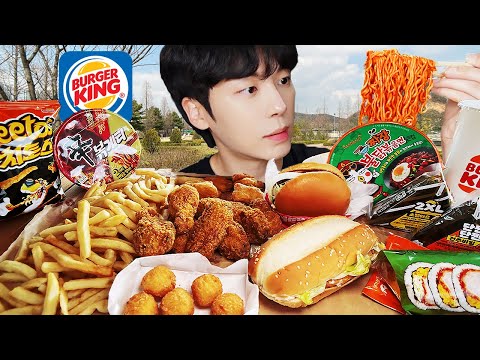 Видео: АСМР МУКБАНГ | жареная лапша, жареный цыпленок, бургер, сырная палочка, круглосуточный магазин, KFC