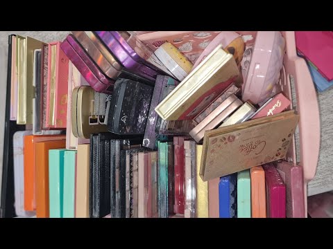 Видео: собираем косметику в отпуск😍обзор на все палетки теней - три коробки🤪