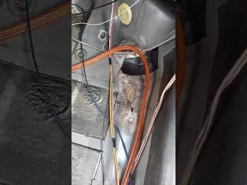 Видео: Вода в салоне, мокрый пол ВАЗ 2114 основные причины