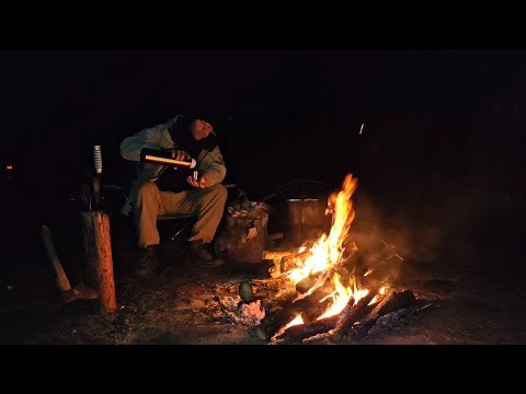 Видео: РЫБАЛКА НА КРУЖКИ С НОЧЁВКОЙ. 