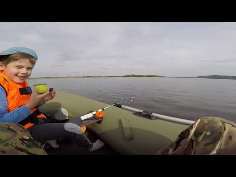 Видео: Рыбалка на подпуск.Ловля леща с лодки  Р.Волга