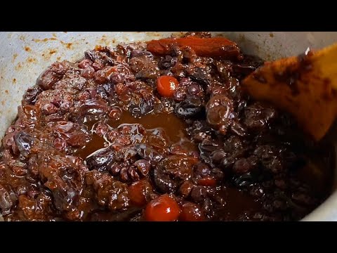 Видео: Как замочить фрукты для рождественского пирога с чёрным ромом. (Тушеные, варёные фрукты)