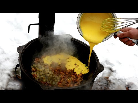 Видео: МАКАРОНЫ ЧИЗБУРГЕР В КАЗАНЕ НА КОСТРЕ