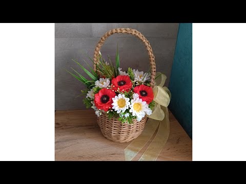 Видео: БОЛЬШОЙ ЛЕТНИЙ БУКЕТ В КОРЗИНЕ. МАКИ И РОМАШКИ.