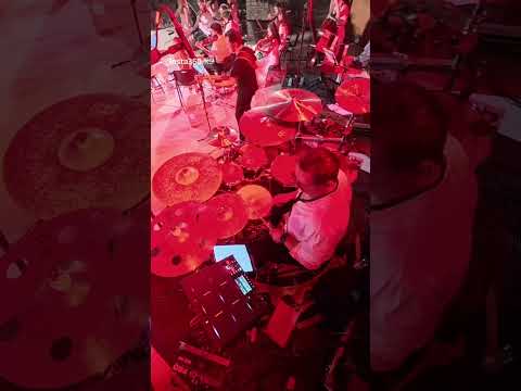 Видео: “Светът е за двама” – Drum & Bass Cam