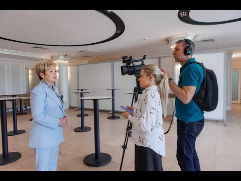 Видео: Торжественная церемония вручения дипломов с отличием