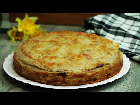 Видео: Закусочный блинный торт с фаршем и соусом Бешамель