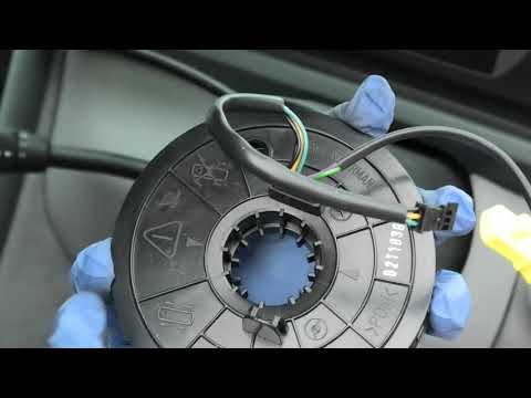 Видео: Снятие и замена датчика угла поворота рулевого колеса Mercedes CLK230 2002