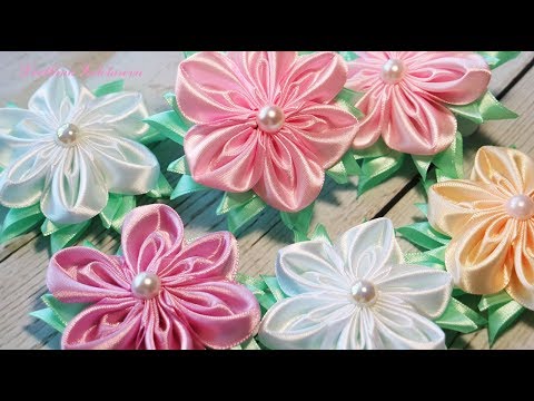Видео: 🌺Цветы из атласных лент 🌺 Резинки для волос 🌺 Канзаши 🌺 Svetlana Zolotareva