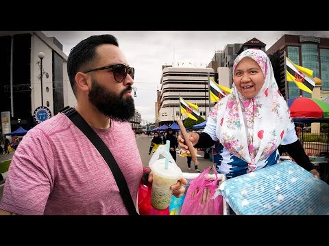 Видео: БЕЗУМНЫЙ РЫНОК В РУНЕЕ 🇧🇳 (Футбольная майка и Cendol)