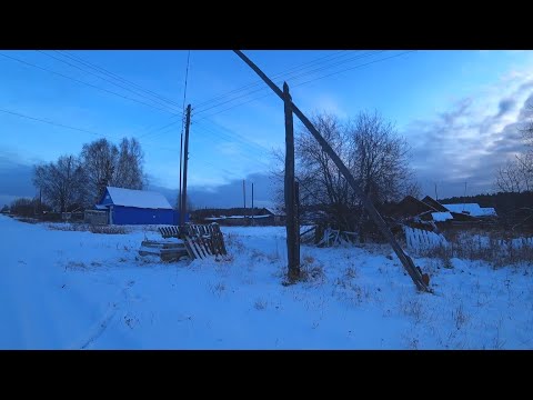 Видео: ЖИВУ В ГЛУХОЙ ДЕРЕВНЕ, УКРЕПЛЯЮ КРЫШУ ТЕПЛИЦЫ К ЗИМЕ.