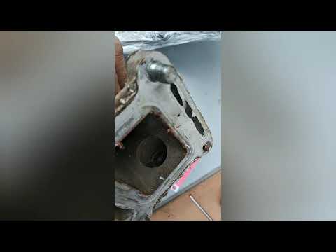 Видео: Форд Транзит 2.0 замена помпы   через низ