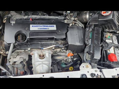 Видео: Замена фильтра и жидкости теплообменника Honda CRV AWD CVT 2015 года.