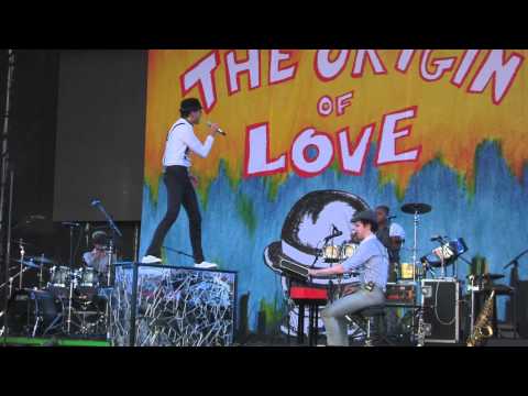 Видео: Мика Пикник "Афиши" 2012