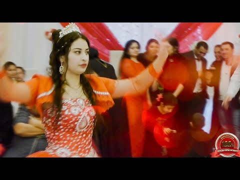 Видео: Цыгане. Танцуют семьи и невеста. Сережа и Алена, сватовство, ч.14