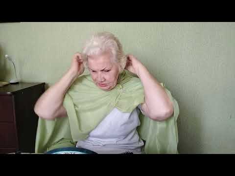Видео: СТРИЖКА КАРЕ, СТРИЖУ САМА СЕБЕ