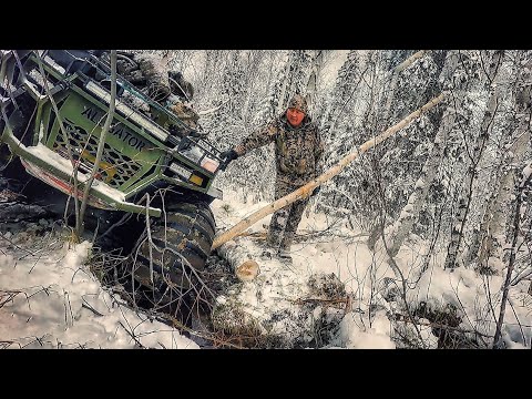 Видео: ЖЁСТКО ПОПАЛ В ТАЙГЕ. ВЕЗДЕХОД  ПОД ЛЁД. СЛОМАННАЯ ЛЕБЁДКА. СПАСЕНИЕ ОХОТНИКА ИЗ ЗИМНЕГО ЛЕСА. 