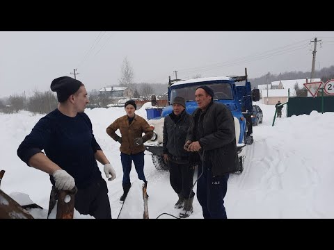 Видео: Мужики готовы на все ради Самогона, чтоб заработать денег. Трактор Мтз, ЗИЛ кормилец подвёл их.