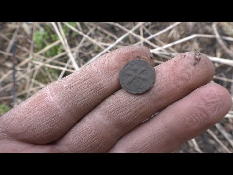 Видео: Два дома которых нет!  Весенний Коп