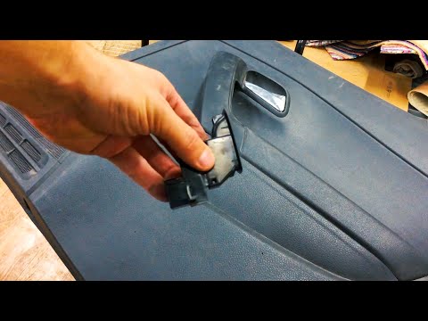 Видео: Как снять кнопку стеклоподъемника VW Polo (задняя дверь)