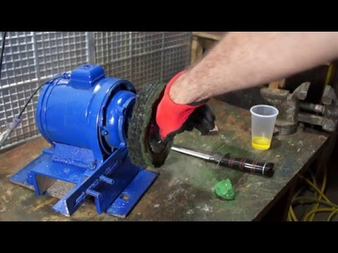 Видео: Как отполировать нож при помощи самодельных кругов How to polish a knife with homemade circles