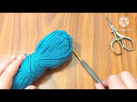 Видео: Как связать простую шаль крючком простым стежком для начинающих.
