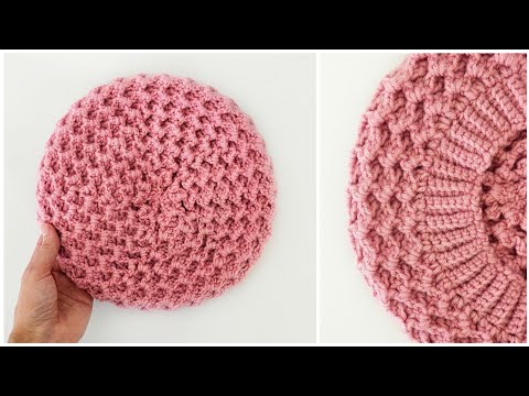 Видео: Вяжем красивый берет крючком на любой размер. 💙 Beautiful crochet beret / Осенний берет крючком