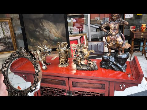 Видео: Антикварная барахолка. Купил много чугуна.