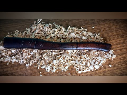 Видео: Резное топорище за 5 минут#Carved axe handle in 5 minutes