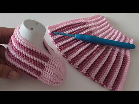 Видео: 💯👌Простая схема вязания детской обуви крючком для начинающих - Как связать детские туфли крючком