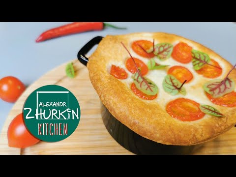Видео: КУРИЦА ПО-СТРОГАНОВСКИ со слоеным тестом/Что приготовить из курицы/Вкусный обед и ужин