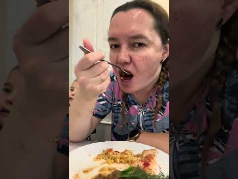 Видео: Булгур с овощами, гуляш из говядины, рыбка#mukbang #еда #вкусно 